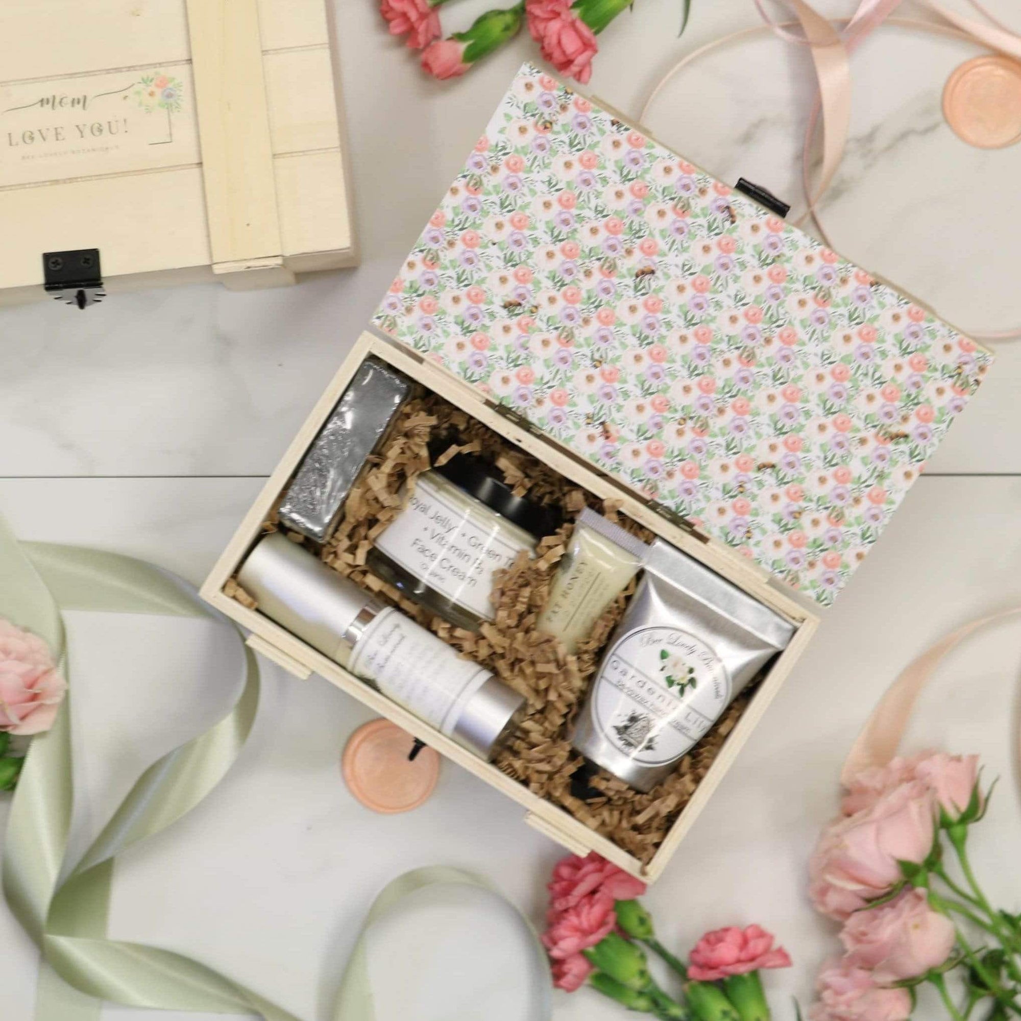 BeeLovelyBotanicals Deluxe Mother's Day Gift Box