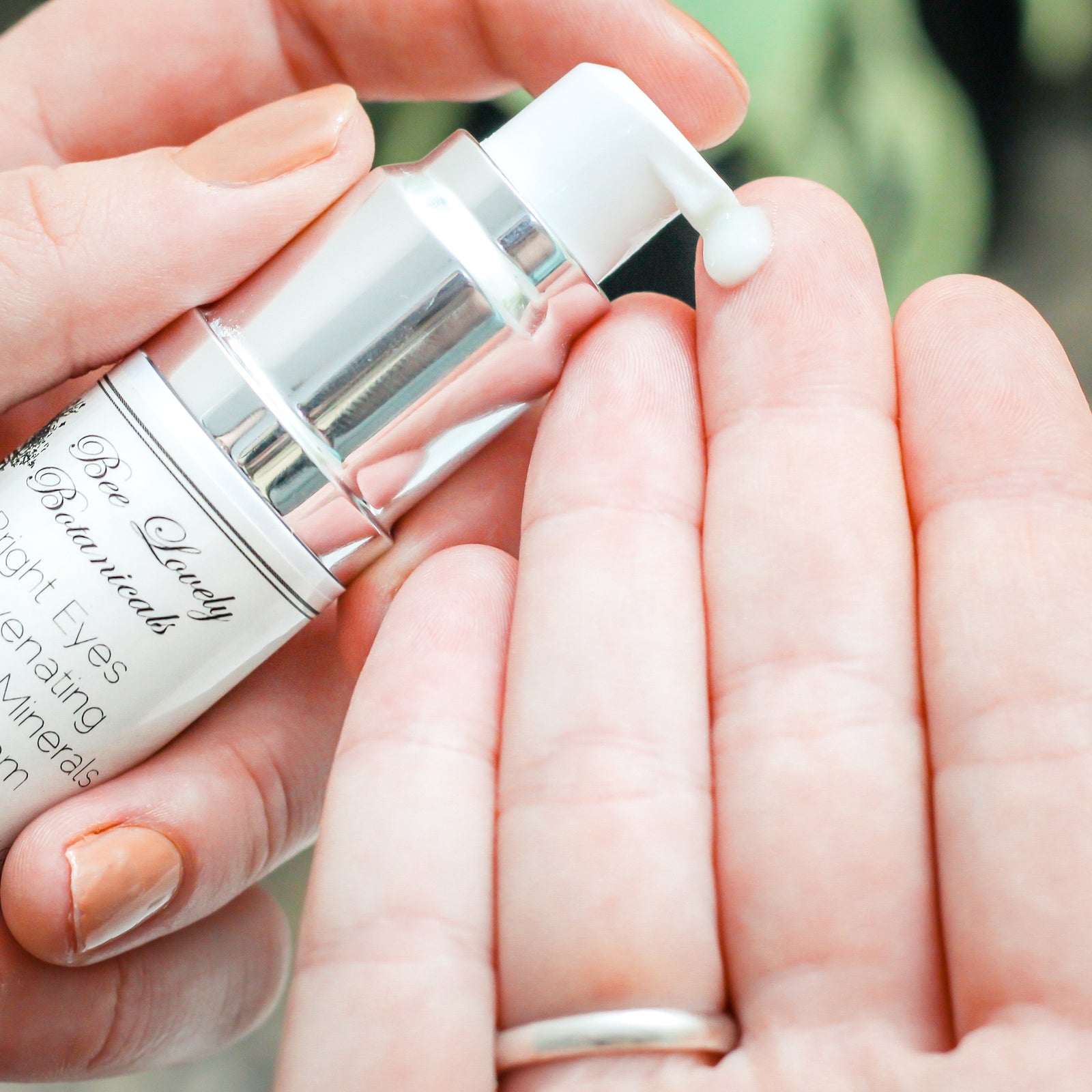 Beehive Skincare | Honey, Beeswax & Peptides for Healthy Skin