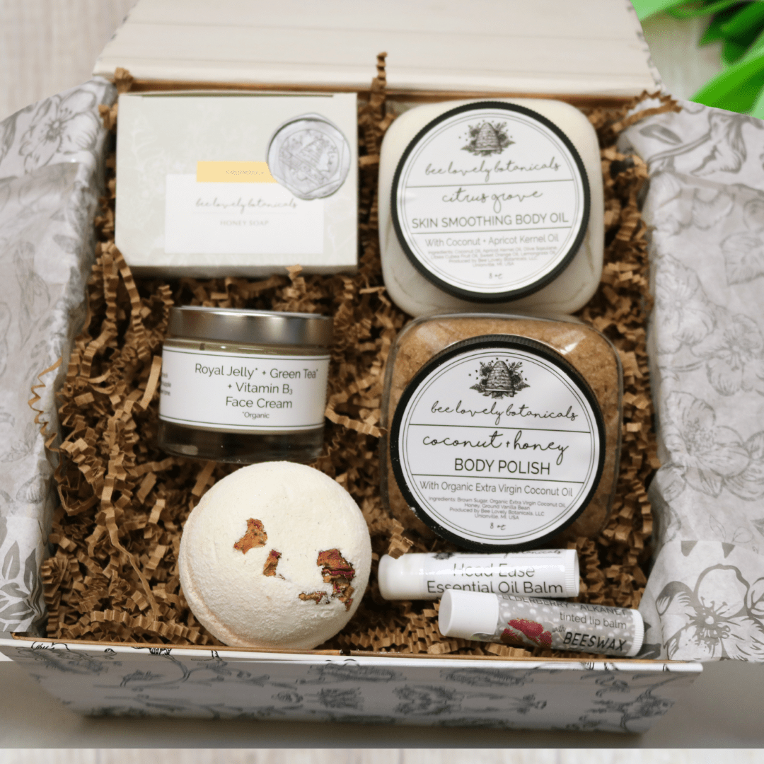 BeeLovelyBotanicals Bath & Body Gift Sets Natural Beehive Spa Box for Mother's Day.