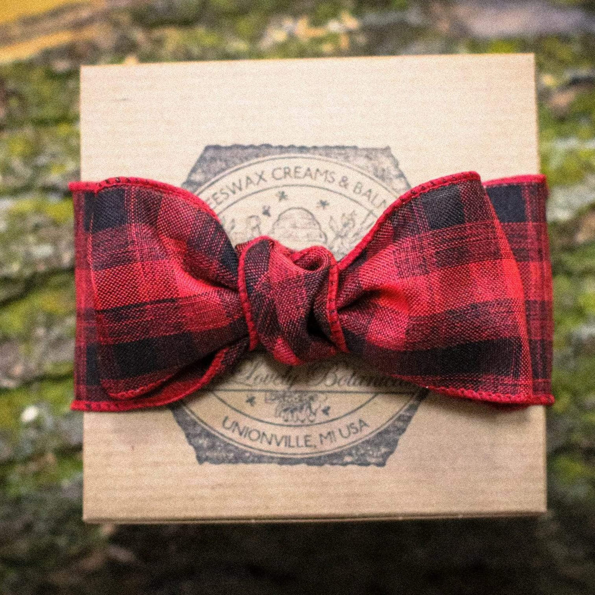 BeeLovelyBotanicals Gift Box for Men, Husband, and Boyfriend